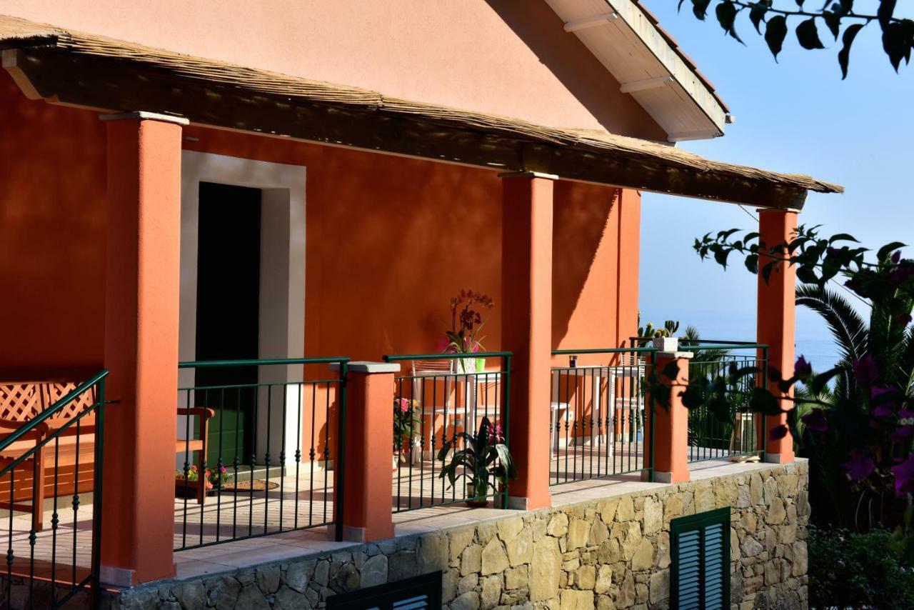 Agriturismo Un Mare Di Fiori Βίλα Βεντιμίλια Εξωτερικό φωτογραφία